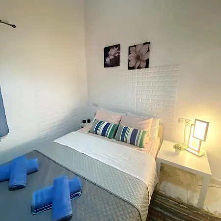 Lolaos 2 * Mykonos Town